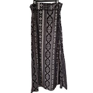 ❗️SALE❗️ Black and White Geometric Maxi Skirt